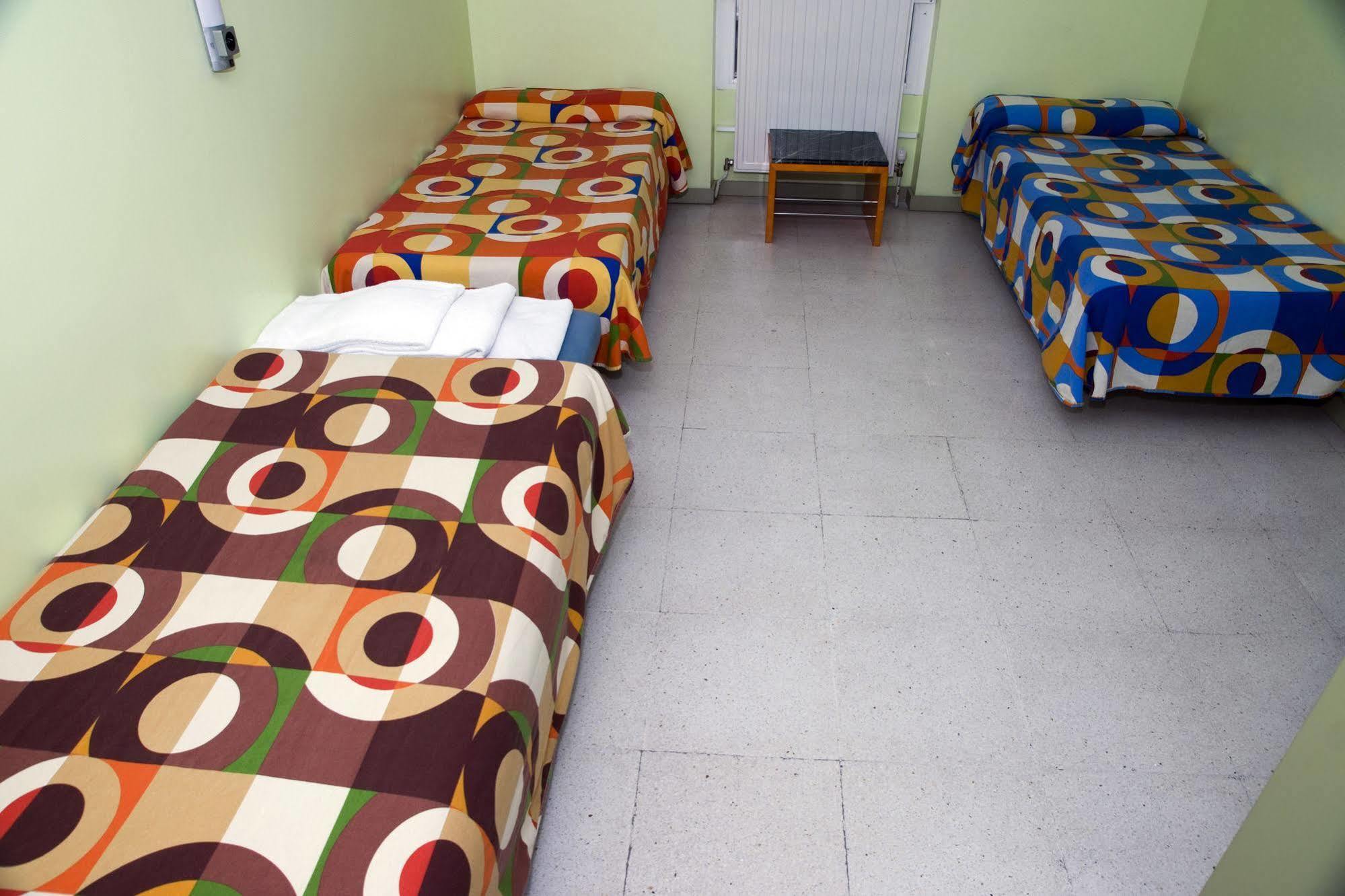 Hostal Welcome Madrid Exterior photo