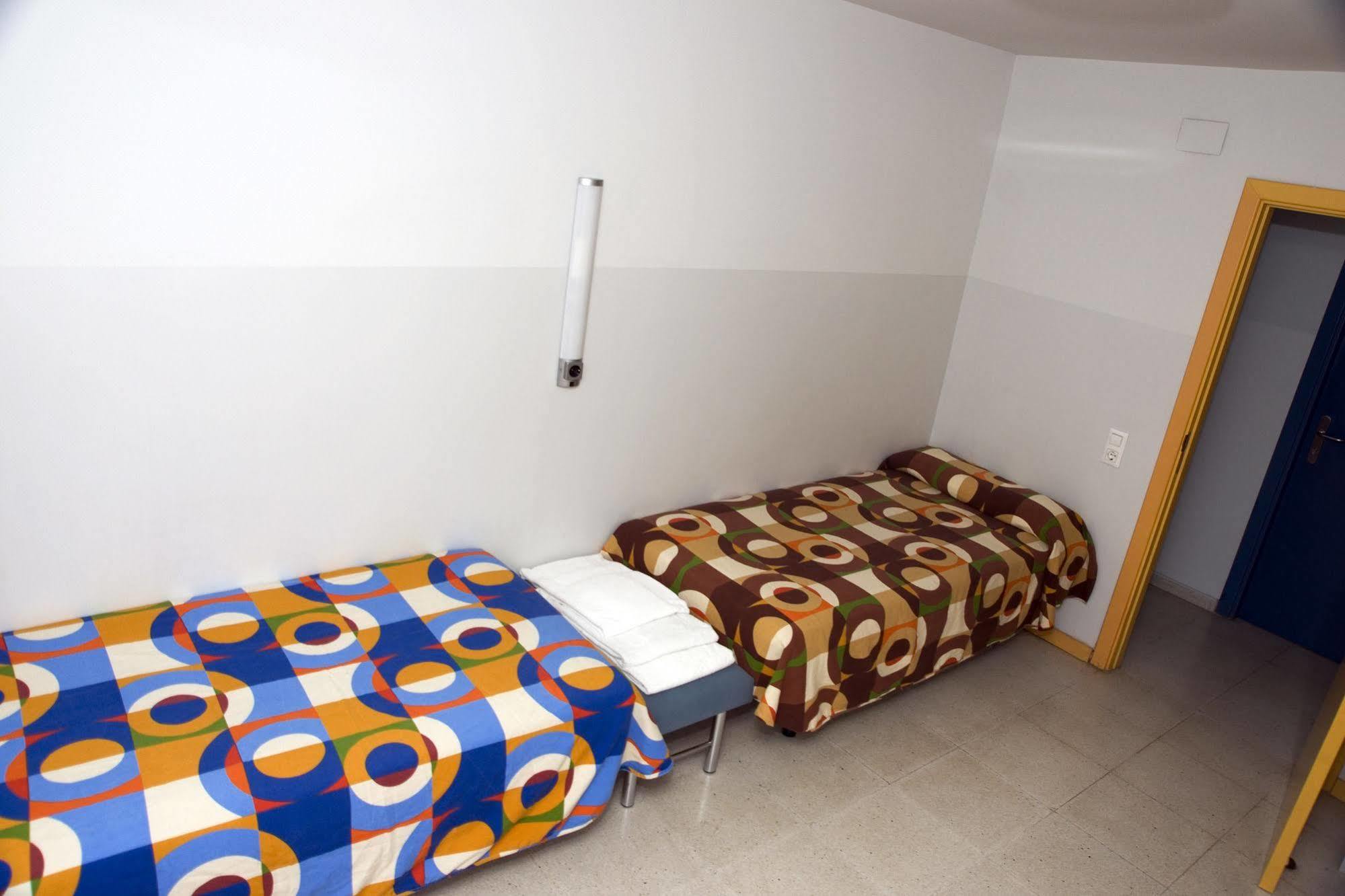 Hostal Welcome Madrid Exterior photo